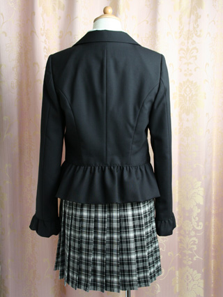 メゾピアノ　黒ジャケットにモノトーンチェックスカートのスーツ　160