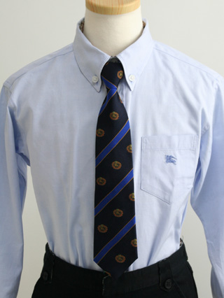 バーバリー ブルーのネクタイの黒コットンスーツ 120 / ブランド