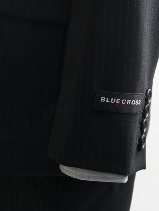 ブルークロス　黒のピンストライプスーツ・黒ネクタイ　150